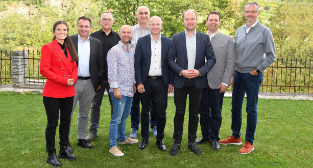 Das BÖTM Präsidium (v.l.): Lisa Loferer / Weiterbildungs-Referentin, Kur- und Tourismusverband Bad Gastein; Andreas Purt / 1. Vize-Präsident, Mostviertel Tourismus; Gerald Hartl / BÖTM Landesgruppe OÖ, TVB S`Innviertel; Christian Schirlbauer / Generalsekretär des BÖTM, Ferienregion Dachstein Salzkammergut; Georg Overs / Sprecher BÖTM Kärnten, Region Villach Tourismus GmbH; Stefan Passrugger / 2. Vize-Präsident, BÖTM Landesgruppe Salzburg, TVB Wagrain-Kleinarl; Mathias Schattleitner / BÖTM Präsident, Schladming-Dachstein Tourismusmarketing GmbH; Manuel Bitschnau / BÖTM Landesgruppe Vorarlberg, Montafon Tourismus GmbH und Josef Schirgi / BÖTM Landesgruppe Tirol, TVB Serfaus-Fiss-Ladis