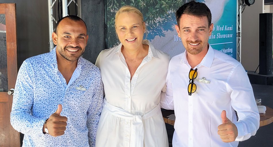 V.l.: Ragab Rabie (General Manager des Clubs Med Kani), Rachael Harding (CEO von Club Med in der Region Asien-Pazifik) und Boris Olislagers (Deputy General Manager des Club Med Kani)