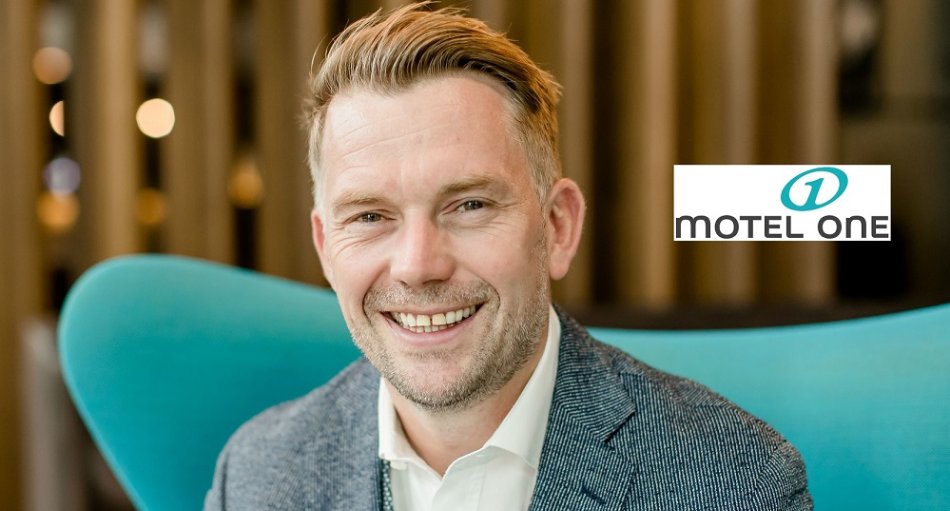 Zu 100% im Eigentum der Motel One Group steht seit Ende vorigen Jahres die Österreich-Tochter Motel One Austria GmbH. Sie befand sich seit Eröffnung des ersten österreichischen Hauses 2011 zur Hälfte im Eigentümer der Verkehrsbüro Group (das Motel One Salzburg war zugleich auch das erste außerhalb Deutschlands). Wieviel Geld dabei den Besitz wechselte, ist ein gut gehütetes Geheimnis.  Die nunmehrige Geschäftsführung der Motel One Austria GmbH besteht aus den beiden Group Co-CEOs Daniel Müller (der Sohn von Unternehmensgründer Dieter Müller übernahm im Vorjahr die operative Führung) sowie Stefan Lenze, dem Group CFO Armin Rödel und Gerhard Zeilinger, der seit 2011 zunächst als Regional Manager Austria & CEE dem Unternehmen angehört, seit 2018 auch dessen Geschäftsführung. 
