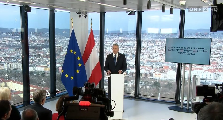 Am Freitag, dem 19. März 2023, hielt Bundeskanzler Karl Nehammer in der Eventlocation „Thirty Five“ im 35. Stock der Twin Towers Wien seine vielbeachtete Rede zur „Zukunft der Nation“. Darin gab er einige Ziele vor, wie sich seiner Meinung nach das Land bis 2030 entwickeln soll. Die Ansprache wurde auch in touristischen Kreisen mit großer Spannung und Begeisterung verfolgt. Am Ende herrschte Ernüchterung, denn der Tourismus kam zu kurz kam. Grund genug für den Generalsekretär der ÖHV (Österreichische Hoteliervereinigung), Markus Gratzer, an Bundeskanzler Karl Nehammer noch am selben Tag ein Schreiben zu richten.