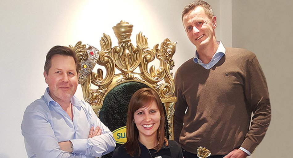 Mit Kundengeldsicherung auf den Kundenthron: Thorsten Lehmann, Mareen Lipkow und Kai Sannwald von Sunny Cars