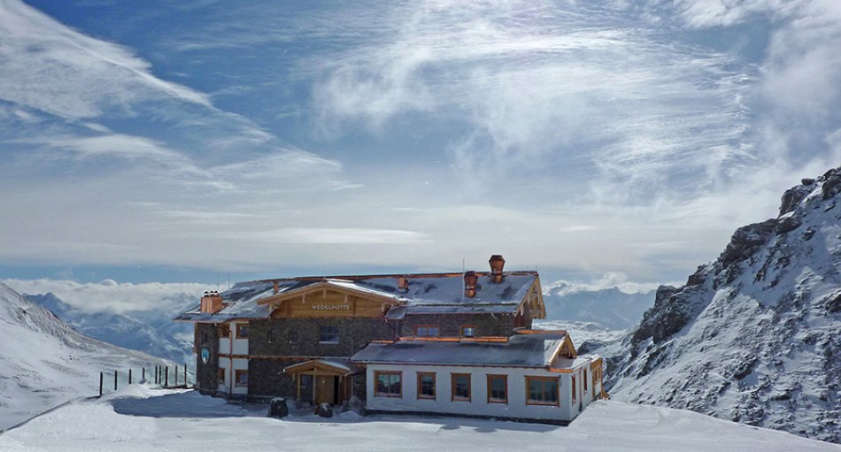 Durch den Kauf der Fügener Bergbahn kann Heinrich Schultz die Verbindungsbahn zum Skigebiet Hochzillertal verwirklichen.
