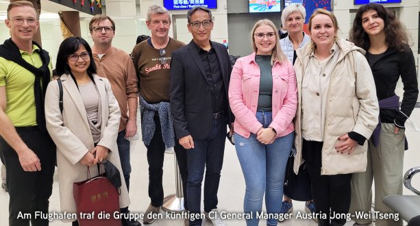 Am Flughafen Taipeh traf die Gruppe den künftigen CI General Manager Austria Jong-Wei Tseng