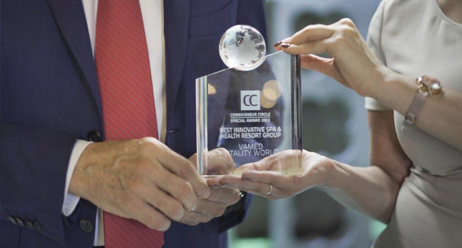Der Connoisseur Hospitality Award: VAMED Vitality World wurde zur „Best Innovative Spa & Health Resort Group” gekürt.