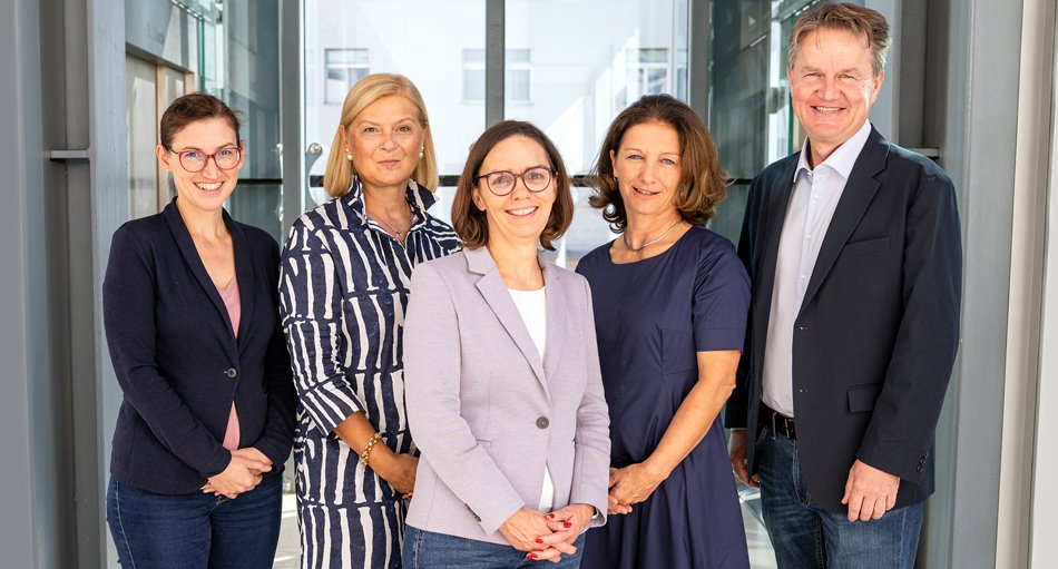 Das Führungsteam der Tourismussektion (v.l.): Mag. Martina Titlbach-Supper (Abteilungsleiterin Tourismus-Förderungen),  Mag. Gerlinde Weilinger (Abteilungsleiterin Tourismus-Servicestelle), SC Mag. Ulrike Rauch-Keschmann, Mag. Monika Klinger (Abteilungsle